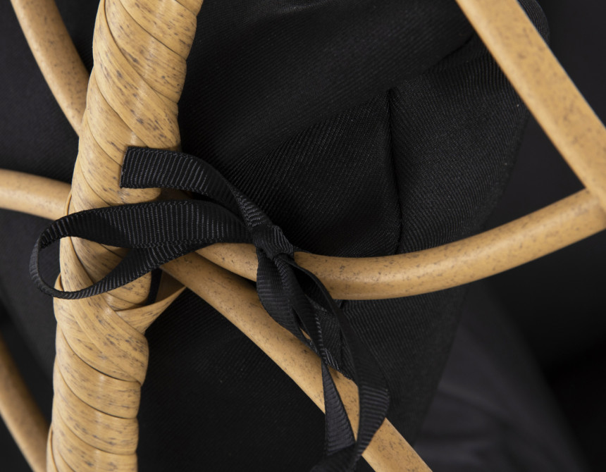 ΜΟΝΗ ΚΡΕΜΑΣΤΗ ΦΩΛΙΑ ME ΥΠΟΠΟΔΙΟ GRACIE HM5755.02 ΜΠΕΖ ΣΥΝΘ.RATTAN-ΓΚΡΙ ΜΕΤΑΛ.ΣΚΕΛΕΤΟΣ Φ104x200Υεκ