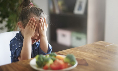 Aυτοί είναι οι λόγοι που τα παιδιά προτιμούν τα ανθυγιεινά φαγητά!