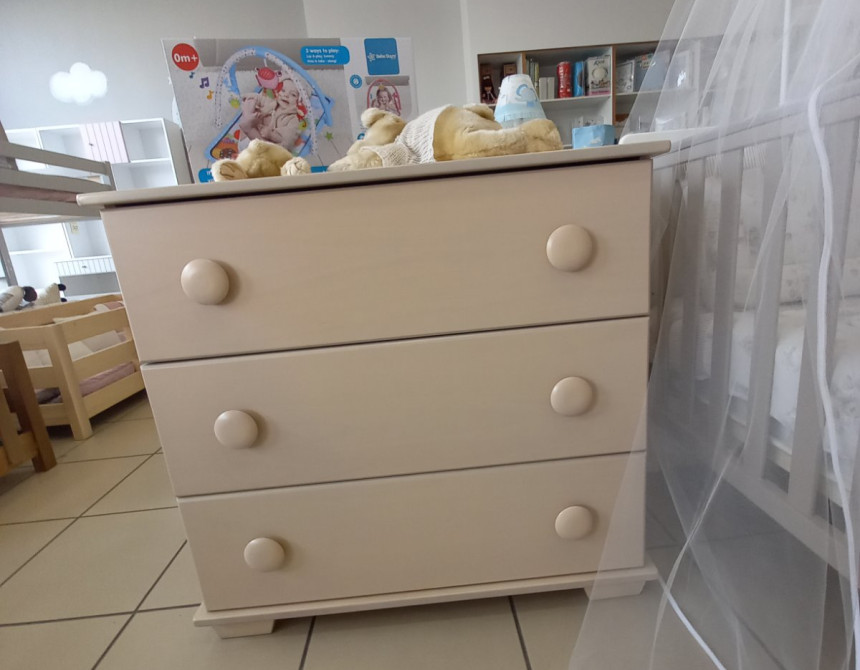 Συρταριέρα 80x40x89Y cm κρεμανελίνη με 3 συρτάρια
