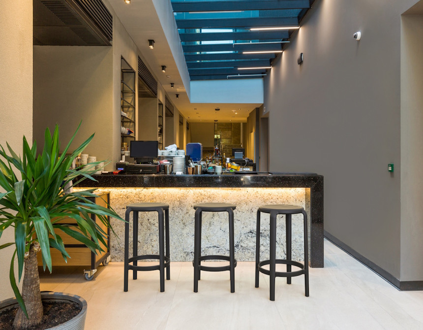 Tom bar stool h.65 cm is produced with a single injection of polypropylene reinforced
with glass fiber obtained by means of the latest generation of air moulding
technology with neutral tones. For indoor and outdoor use.